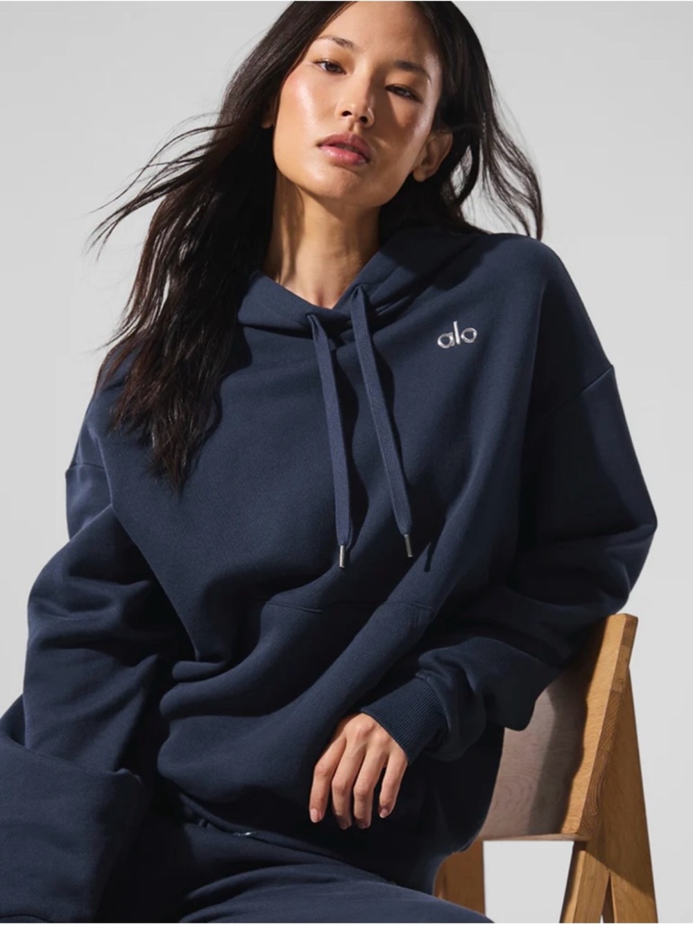 ALO Yoga Navy Accolade Pullover Hoodie with Logo